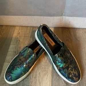 Steve Madden Canvas Slip on